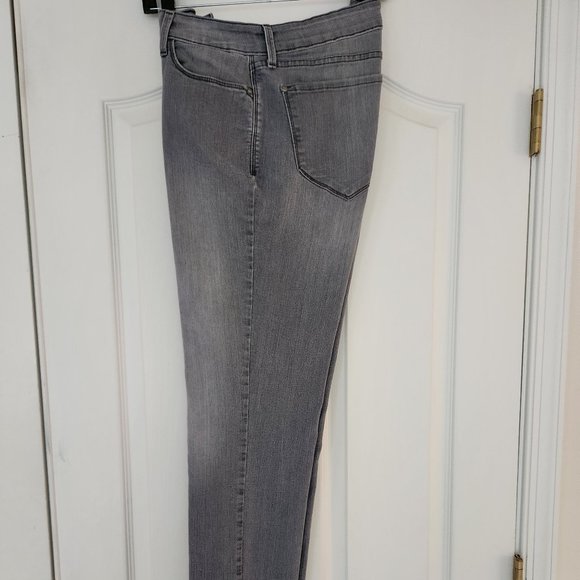 NYDJ SAMANTHA SLIM Straight Leg Jeans Light Wash Gray Size 14 32" Inseam Pockets - Picture 7 of 10